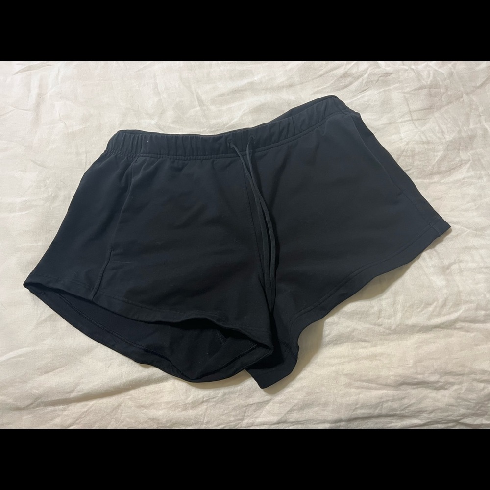 Lululemon inner glow shorts size 10